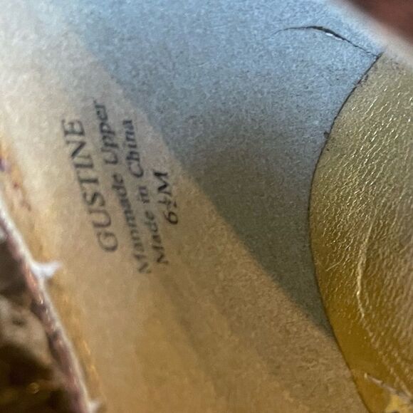J Renee Gold Framed Heel! - Picture 15 of 15